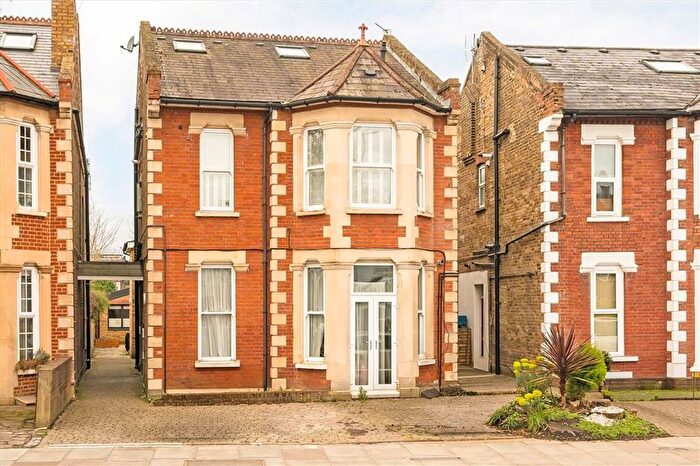 1 Bedroom Flat For Sale In Waldegrave Road, Teddington, TW11