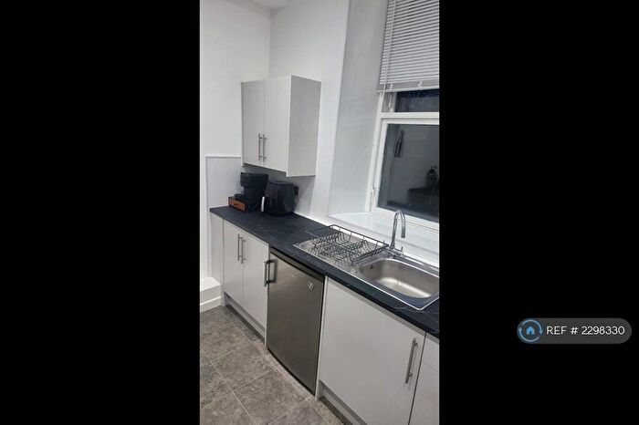1 Bedroom Flat To Rent In High Street, Dumbarton, G82
