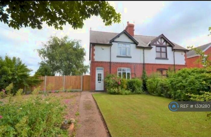 3 Bedroom Semi-Detached House To Rent In Doncaster Road Tickhill, Doncaster, DN11