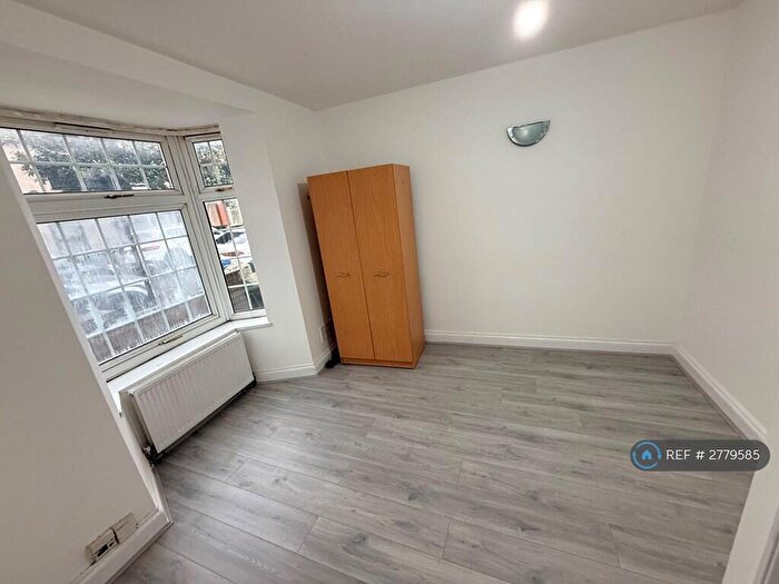 2 Bedroom Maisonette To Rent In Western Road, London, E13