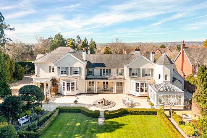 6 Bedroom Detached House For Sale In Roundhill, Kirby Muxloe, LE9