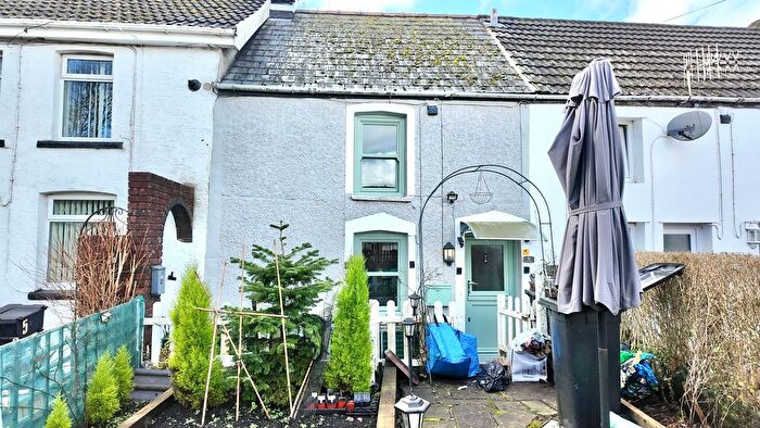 1 Bedroom Property For Sale In Lewis Square, Abercanaid, CF48