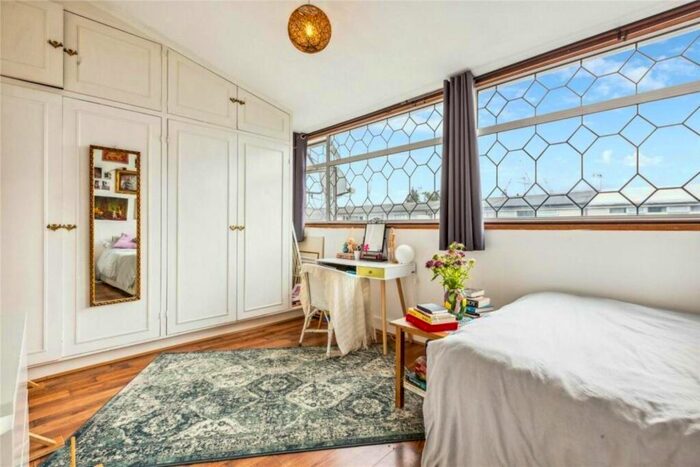 4 Bedroom Town House To Rent In Campsfield Road, London, N8