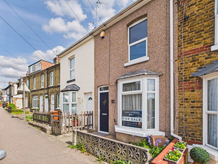 3 Bedroom Terraced House For Sale In Kent Road, Halling, Rochester, ME2