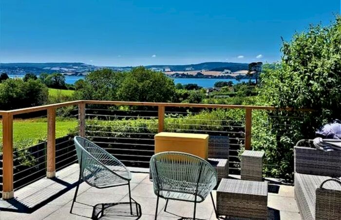 3 Bedroom Semi-Detached House To Rent In Exeter Road, Exmouth, EX8