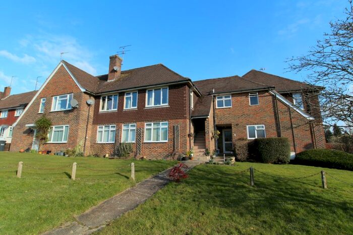 2 Bedroom Flat To Rent In Harlands Road, Haywards Heath, RH16