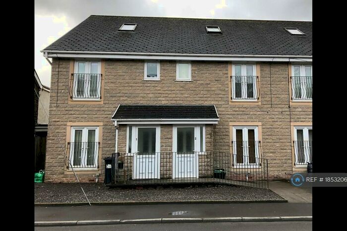 1 Bedroom Flat To Rent In Woodland Court, Pontardawe, Swansea, SA8