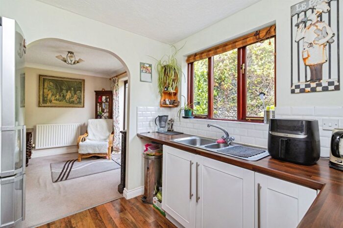3 Bedroom End Of Terrace House For Sale In Mariners Way, Paignton, TQ3