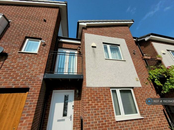 3 Bedroom Terraced House To Rent In Sandal Street, Manchester, M40