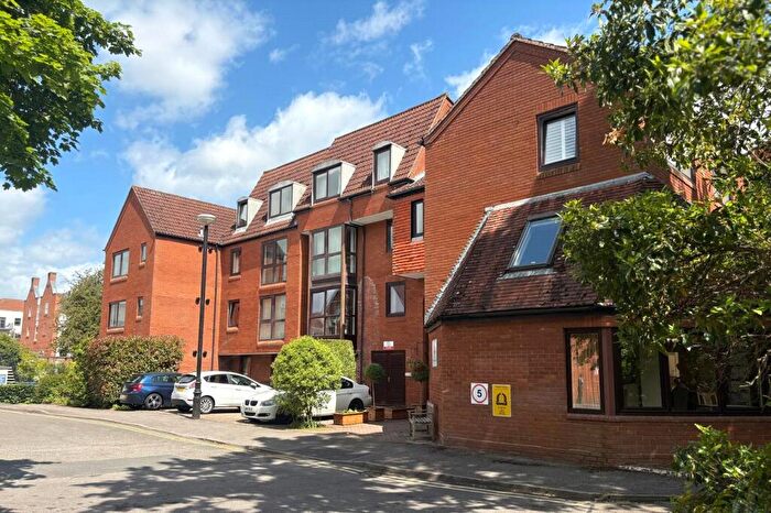 1 Bedroom Retirement Property For Sale In South Street, Farnham, Surrey, GU9