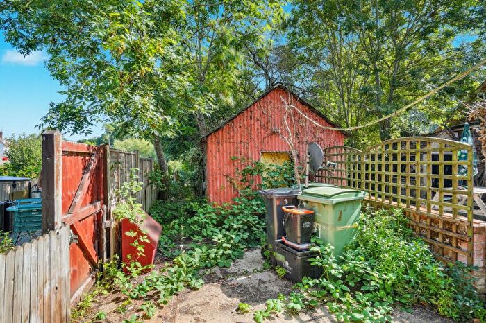 2 Bedroom Terraced House For Sale In Benover Road, Yalding, ME18