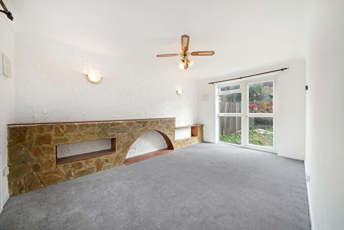 3 Bedroom Semi-Detached House To Rent In Smallwood Road, London, SW17