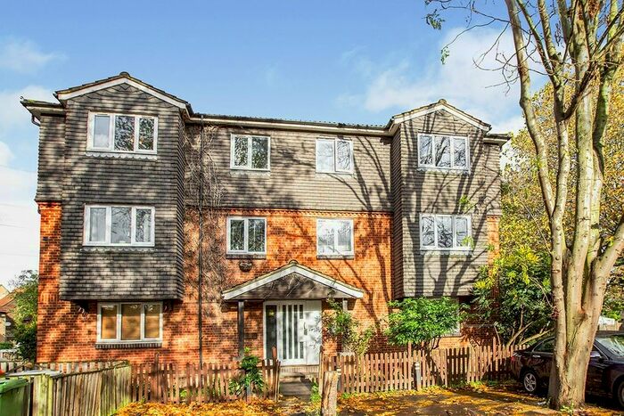 1 Bedroom Flat To Rent In Emerald Close, London, E16