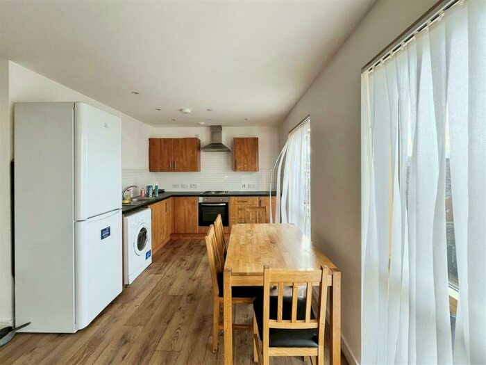 2 Bedroom Apartment To Rent In Stockwell Gate, Mansfield, NG18