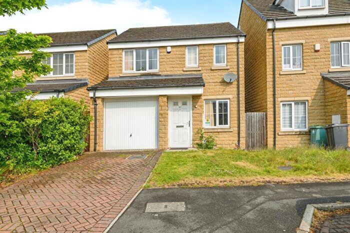 3 Bedroom Detached House For Sale In Hops Drive, Birkby, Huddersfield, HD1