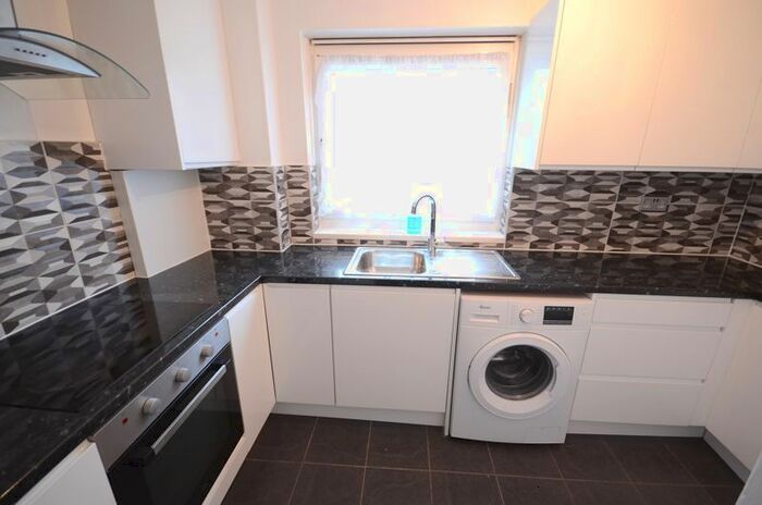 2 Bedroom Flat To Rent In Millfield, Upton, Poole BH17
