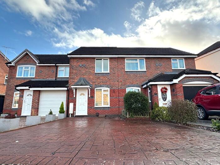 2 Bedroom Town House For Sale In Weston Park Avenue, Stretton, Burton-on-Trent, DE14