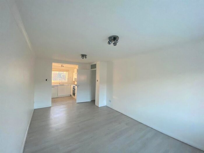 1 Bedroom Flat To Rent In Tysoe Avenue, Enfield, EN3