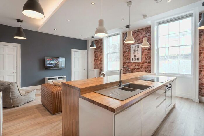 6 Bedroom End Of Terrace House To Rent In Maryland Street, L1