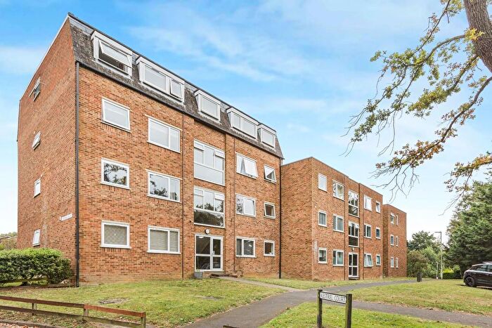 2 Bedroom Flat To Rent In Kestral Court, Ware, SG12