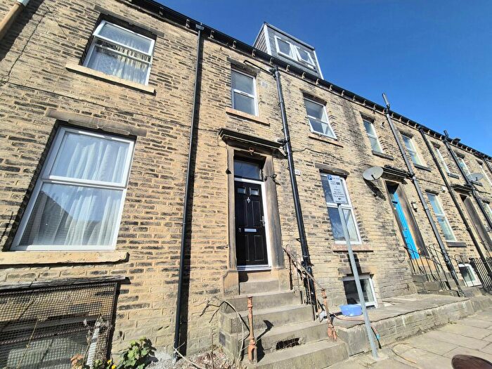 1 Bedroom Apartment To Rent In Coleridge Street, Halifax, HX1