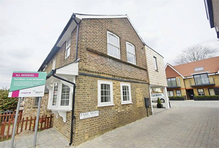 1 Bedroom Maisonette To Rent In Park Mews, Bushey, WD23