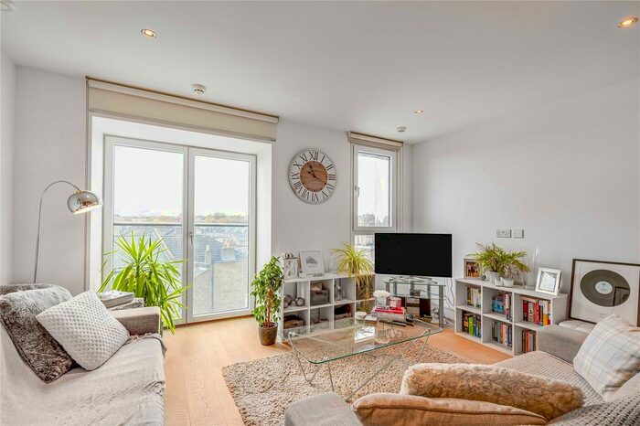 1 Bedroom Flat To Rent In Clement Avenue, London, SW4