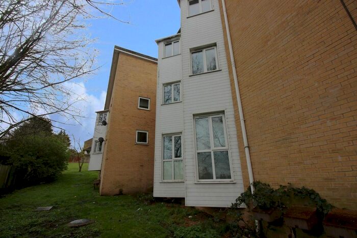 2 Bedroom Flat To Rent In William Court, Ruskin Road, Belvedere, DA17