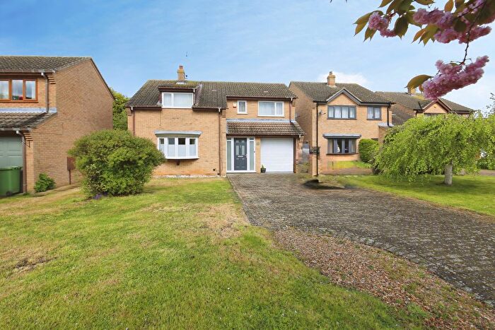 4 Bedroom Detached House For Sale In Underwood Close, Peterborough, PE7