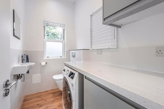 2 Bedroom Detached Bungalow To Rent In Bed Detached Bungalow With Garage, Pembury Road, Tunbridge Wells, TN2