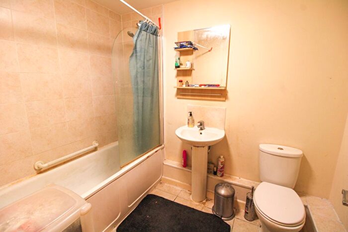 1 Bedroom Flat For Sale In High Street, Cosham, Portsmouth, PO6