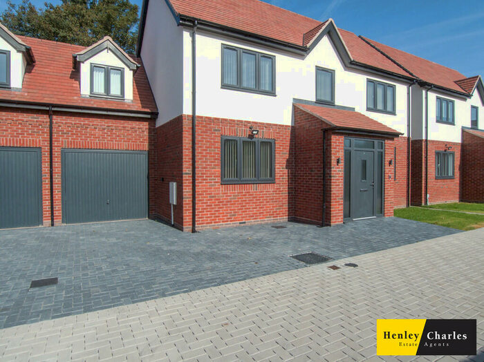 4 Bedroom Link Detached House To Rent In Calthorpe Gardens, Handsworth, B20
