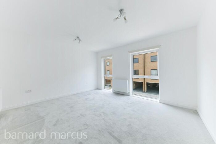 4 Bedroom House To Rent In Calico Avenue, New Mill Quarter, Hackbridge, SM6