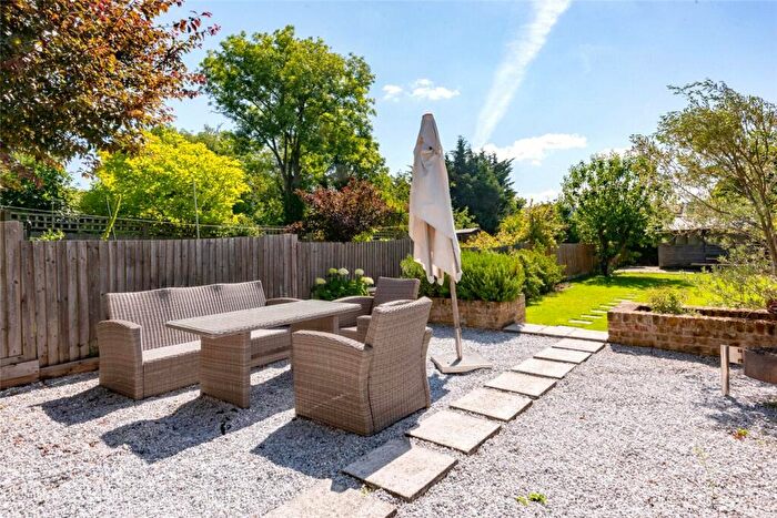 2 Bedroom Apartment To Rent In Wrentham Avenue, London, NW10