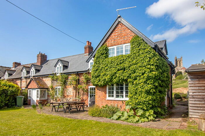 4 Bedroom Semi-Detached House For Sale In Magpies, Northington, Alresford, SO24