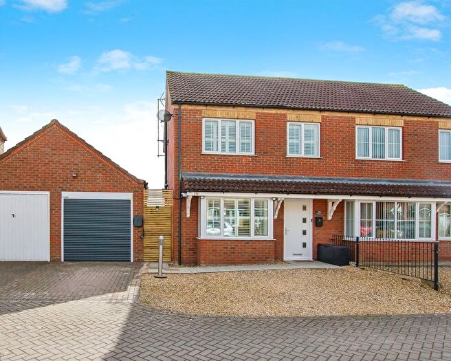 3 Bedroom Semi-Detached House For Sale In Wygate Road, Spalding, PE11