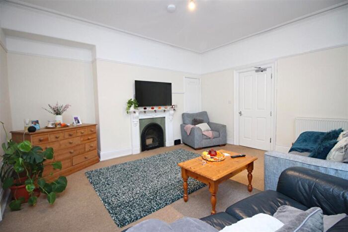 4 Bedroom Maisonette To Rent In Heaton Road, Heaton, Newcastle Upon Tyne, NE6