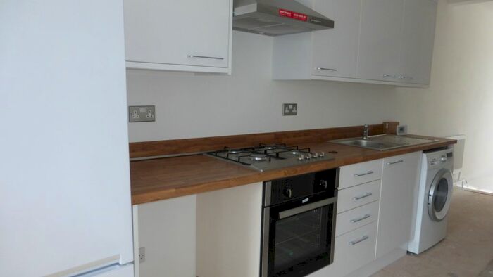 1 Bedroom Flat To Rent In Carlton Parade, Orpington, Kent, BR6
