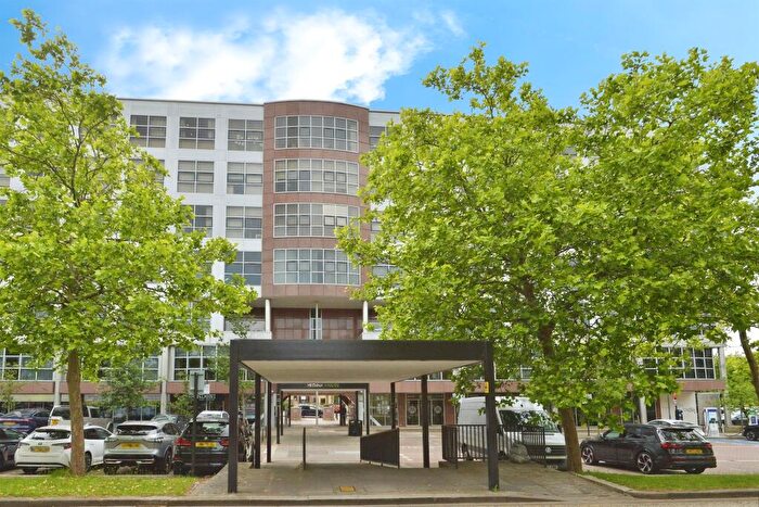 2 Bedroom Flat For Sale In Silbury Boulevard, Milton Keynes, MK9