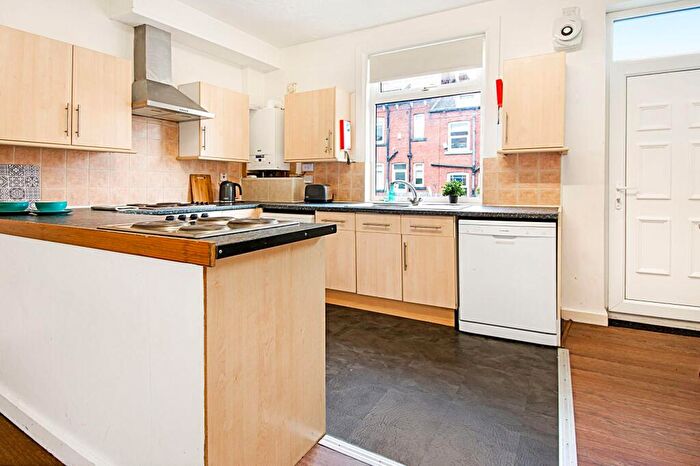 8 Bedroom House To Rent In Stanmore Place, Leeds, LS4
