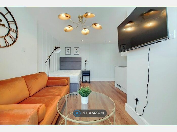 Studio To Rent In Gloucester Place, London, NW1