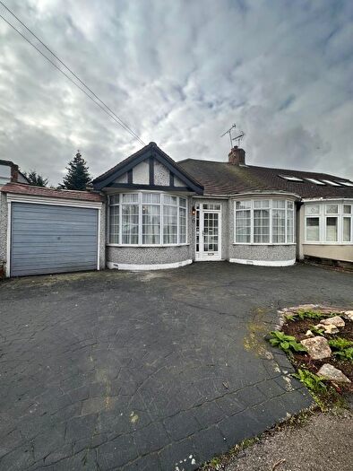 2 Bedroom Bungalow To Rent In Peaketon Avenue, Ilford, IG4