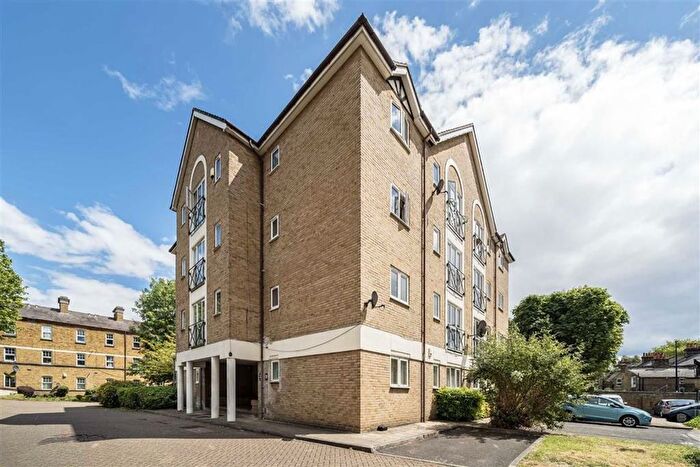 1 Bedroom Flat For Sale In Farrow Lane, London, SE14