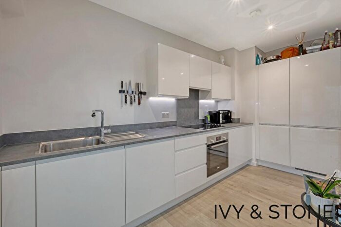 1 Bedroom Apartment For Sale In Effra Gardens, Silvertown Way, London, Greater London, E16