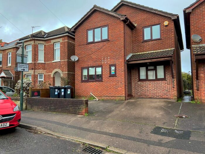 6 Bedroom Detached House To Rent In Cardigan Road, Winton, Bournemouth BH9