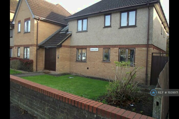 3 Bedroom Flat To Rent In Cavan Court, Hatfield, AL10