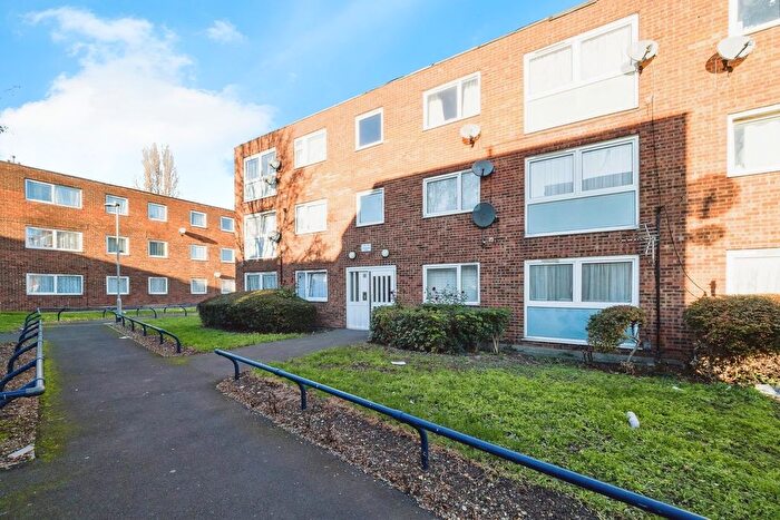 1 Bedroom Flat For Sale In Cowbridge Lane, Barking, IG11