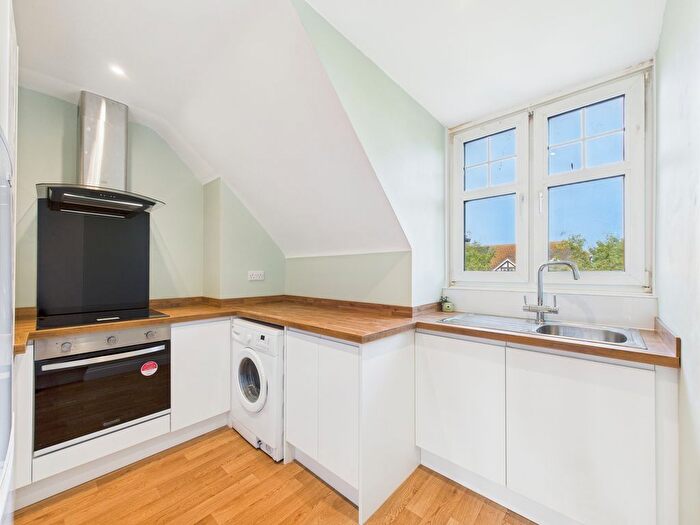 3 Bedroom Flat To Rent In Norfolk Road, Littlehampton, BN17