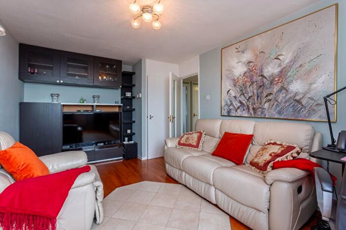 2 Bedroom Flat To Rent In Hotspur Street, London, SE11