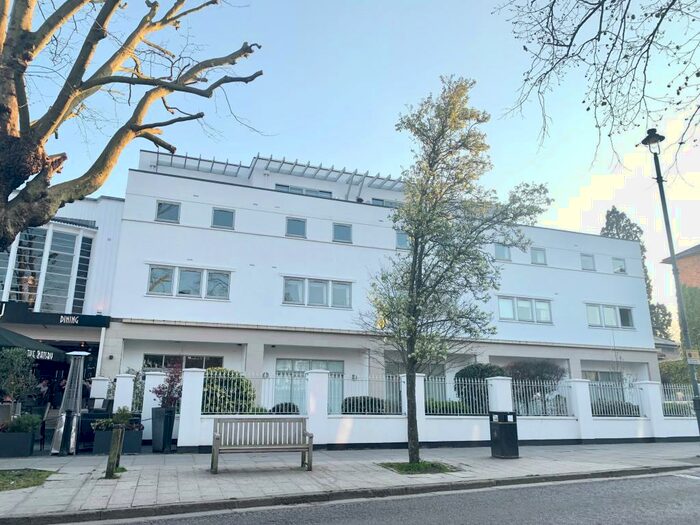 2 Bedroom Apartment To Rent In High Street, Berkhamsted, HP4